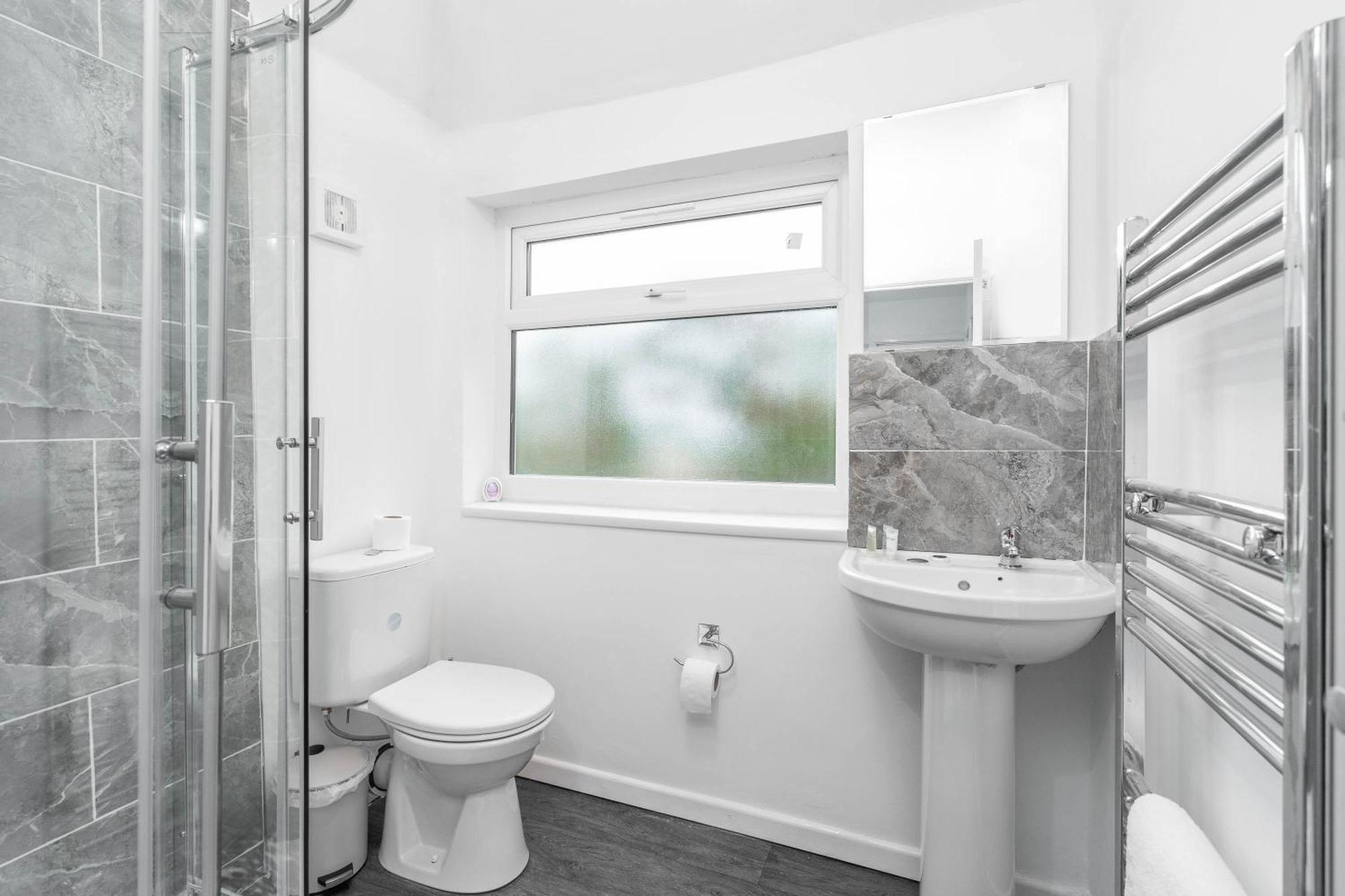 4 Bedroom House - Accommodates 7 - Garden - Parking - Netflix - Wifi - 559T Birmingham Esterno foto