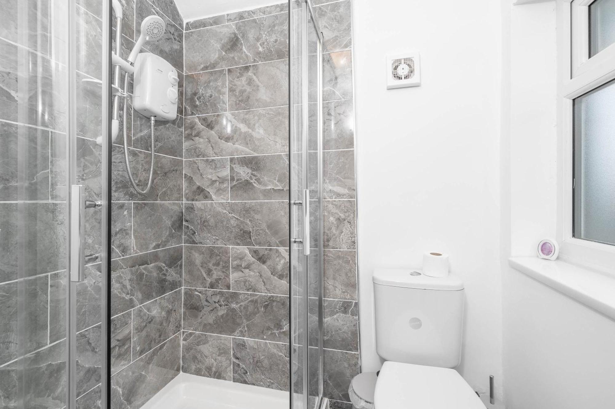 4 Bedroom House - Accommodates 7 - Garden - Parking - Netflix - Wifi - 559T Birmingham Esterno foto